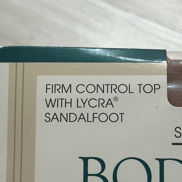 Kathie Lee Collection Silky Sheer Bodyshaper Pantyhose Firm Control Top NUDE - Picture 3 of 4